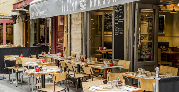 Notre terrasse - Bistro Burger Montorgueil, Paris