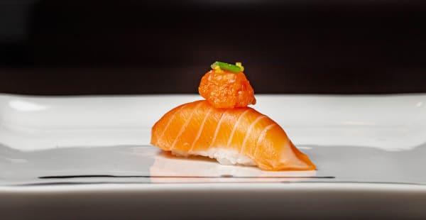 NIGHIRI SALMONE - Kiku, Milano