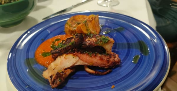 Polpo e patate alla brace con BBQ di mare - Scottadito, Roma