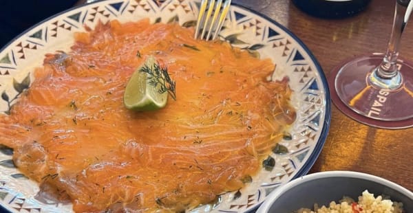 Plat du jour -gravlax de saumon - le Raspail Restaurant, Paris