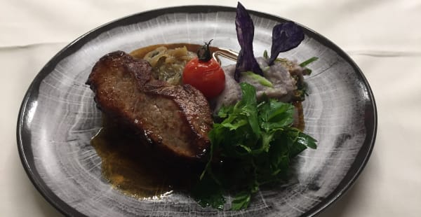 Quasi de veau, écrasée de pomme de terre vitelotte  - L'Aéro-Club de France, Paris