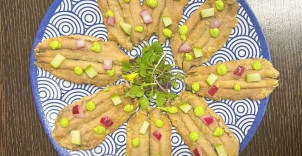 Boquerones aliñados de ajolima y emulsion de perejil - The Mint Place, Madrid