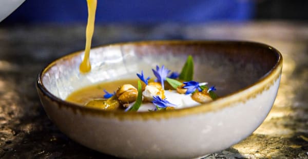 Dessert aux fruits et noisettes caramélisées - Braisenville, Paris