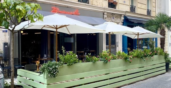 Belle terrasse fleurie - Braisenville, Paris