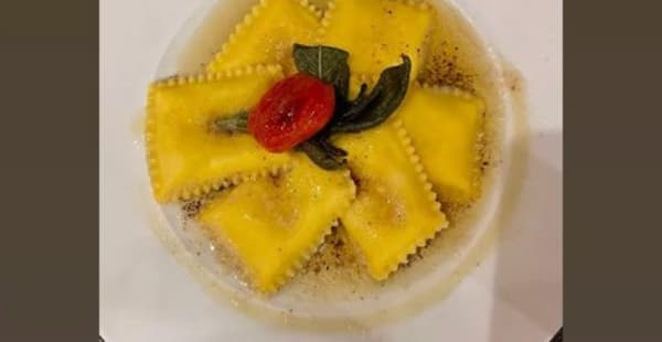 ravioli ripieni di pesce con burro alla nocciola e pomodoro fritto  - 19.26 Bistrò, Milano