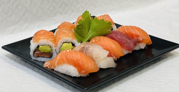 Salmão Sushi Pontinha, Pontinha