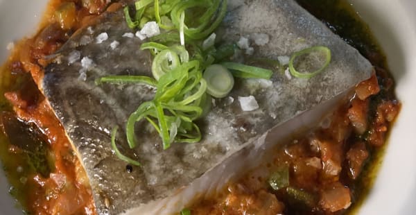 BACALAO CON PISTO DE VERDURAS - Saluka, Barcelona