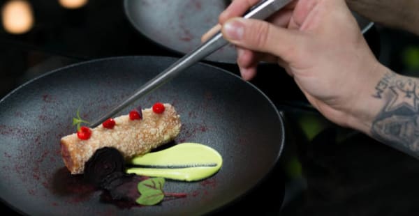 Cannolo ripieno di tartare di fassona - Santo Trastevere, Roma