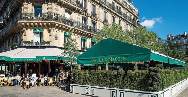 Façade, terrasse et jardin du café Les Deux Magots - Les Deux Magots, Paris-6E-Arrondissement