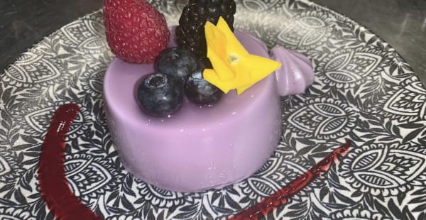 Panna cotta alla violetta  - So Italia, Paris