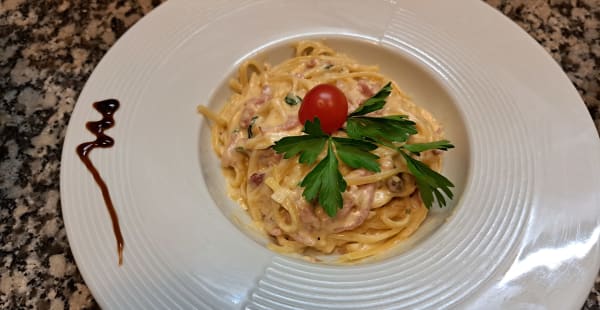 LINGUINI CARBONARA - Gusto Italia, Paris