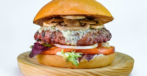 Carne a la Parilla: FRANCESA - The Burger Maker Halal Barcelona, Barcelona