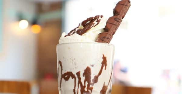 BATIDO DE KINDER BUENO - The Burger Maker Halal Barcelona, Barcelona