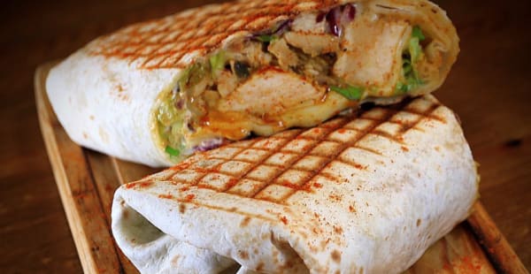 Burgers de pollo: POLLO WRAP - The Burger Maker Halal Barcelona, Barcelona