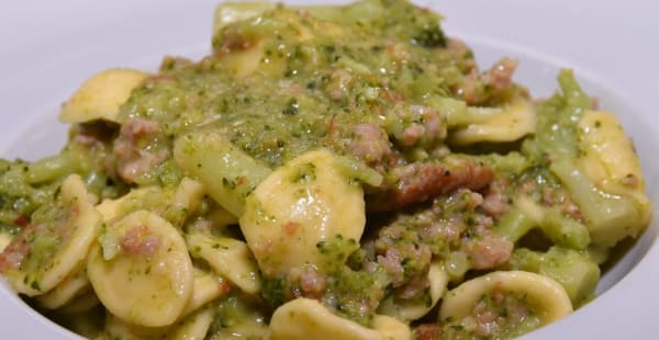 Orecchiette broccoli e salsiccia - Benso, Roma