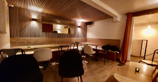 Salle du haut nuit 01 - Ovanac, Paris