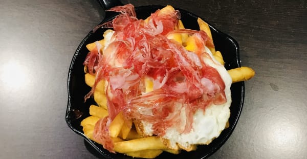 HUEVOS ESTRELLADOS CON JAMÓN IBÉRICO - Japon Jamon Arenas, Barcelona