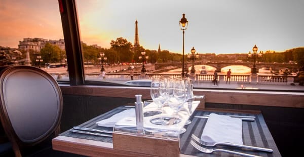 Pont Alexandre III - Bustronome, Paris