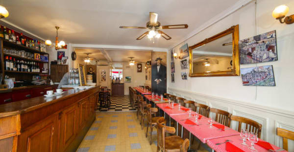 Vue du bar et de la salle - Le Vieux Belleville, Paris