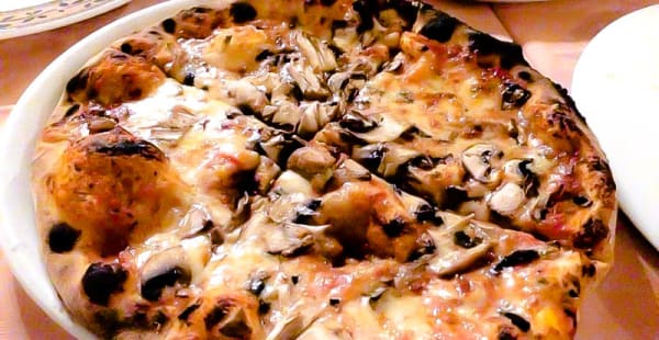 La pizza con i funghi - Le Grotte, Roma