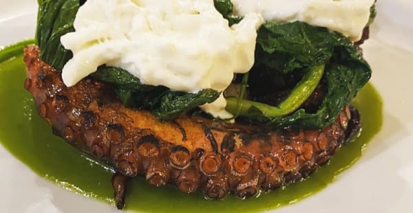 Polpo rosticciato, cime di rapa in doppia consistenza e stracciatella - Evo Hosteria Trastevere, Roma