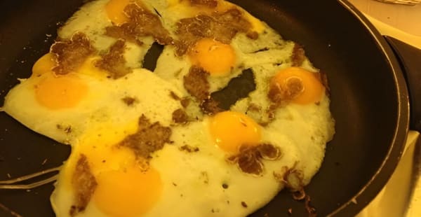 Uova di quaglia ai due tartufi - Pizzic'Osteria Volpetti Bistrot "Salumeria Storica dal 1870", Roma