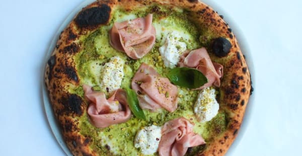 PIZZA MORTADELLE - STRACCIATELLA- PESTO PISTACHES - Enza & Famiglia Trattoria Pizzeria Caffê, Paris