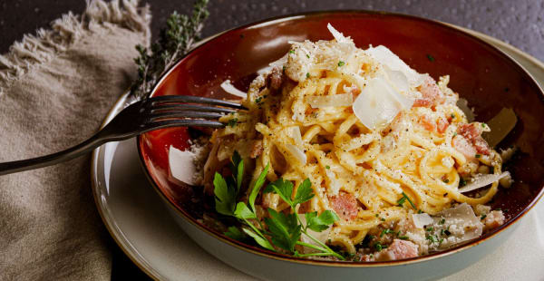 Espaguetis a la carbonara - Delica Bistro, Madrid