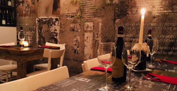 L'atmosfera - Essenza Wine Bar, Roma