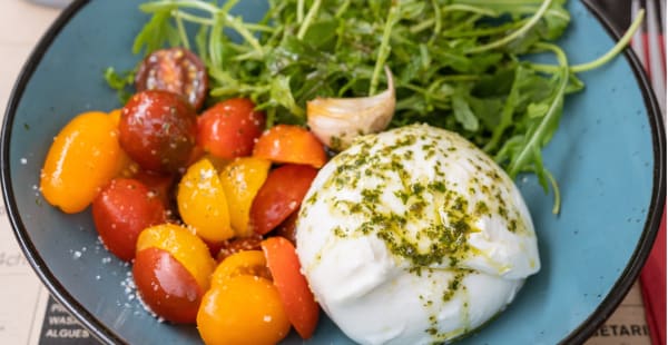 Salade Burrata - Tartares & Co Cornavin, Genève