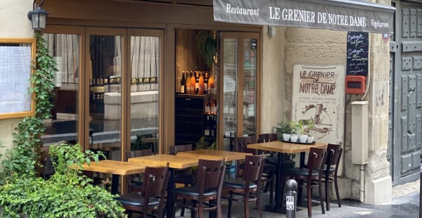 notre devanture - Le Grenier de Notre Dame, Paris