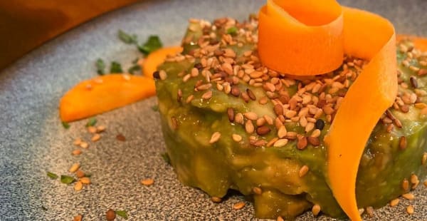 Le tartare avocat mangue végan  - Le Grenier de Notre Dame, Paris