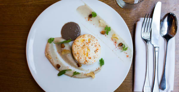 Burrata, crémeux de topinambour & vinaigrette truffée - Friends & Family, Paris