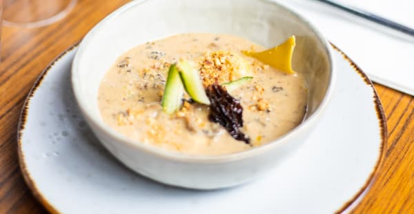 Raviole de Foie gras et jeunes pousses d'épinards Crème de morilles noisettes torréfiées - Les Fricoteurs, Clichy