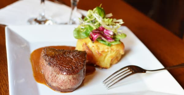 Tournedos - Chez Ma Cousine (Restaurant Cabaret), Paris