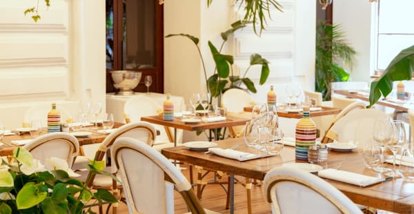 Italian restaurant hot sale nice