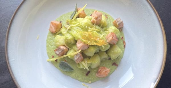 Gnocchetti di patate, zucchine e salmone - Breccia, Roma