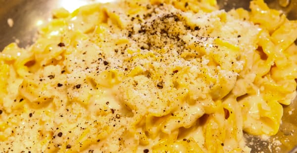 Fettuccina cacio e pepe - Mattarello Pisana, Roma