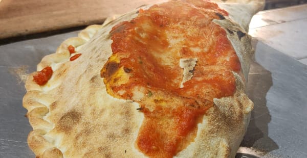 Calzone  - Monterosso, Paris