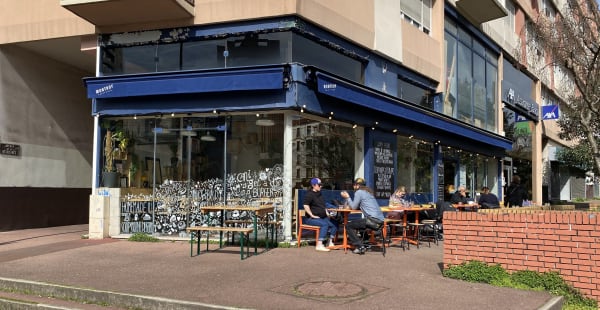 Montroy Caféteria, Montreuil