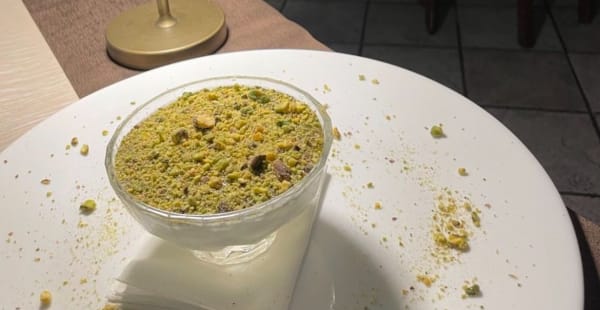 panna cotta al pistacchio - Aero Club Milano Lounge, Bresso