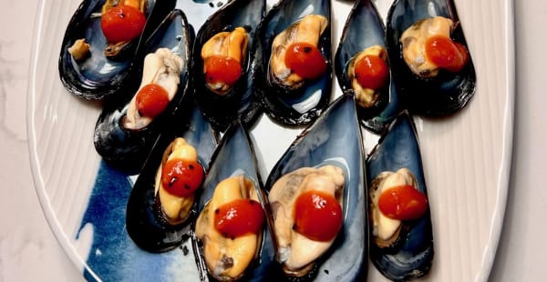 Mejillones con dúo de salsas - Sa Marinada Madrid, Madrid