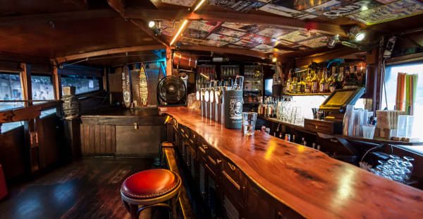 Le  bar du Pont supérieur - La Dame de Canton, Paris