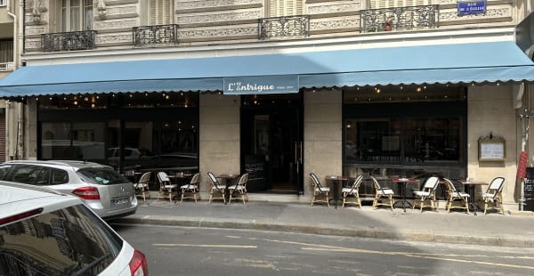 L'Intrigue, Paris