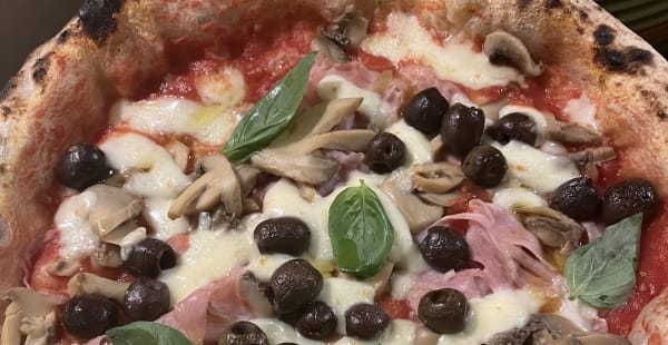 Johnny Take Uè – Pizzeria d'Eccellenza Napoletana, Milano