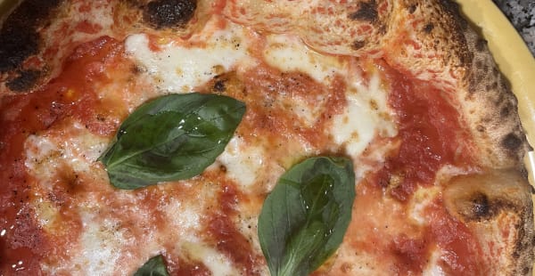 Johnny Take Uè – Pizzeria d'Eccellenza Napoletana, Milano