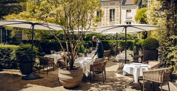 Anne par Mathieu Pacaud - Le Pavillon de la Reine , Paris