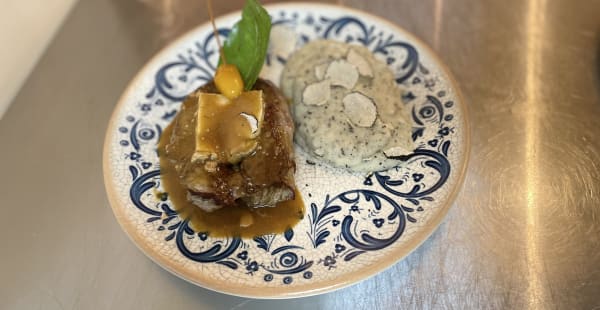 Filet Rossini avec purée à la truffe  - Giulia, Paris