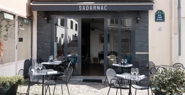 Sadarnac, Paris