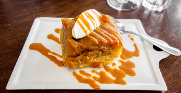 La tarte tatin, crème fraiche épaisse - Gaston, Paris